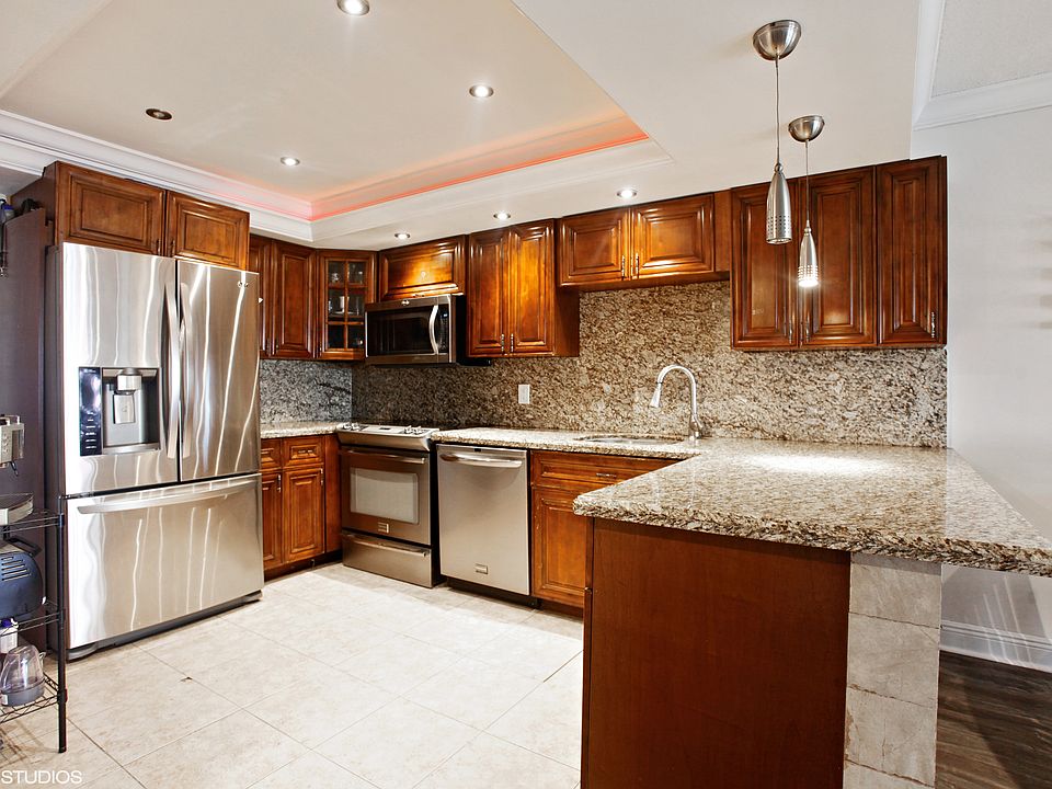 1st image of 1301 Miami Gardens Dr APT 521W