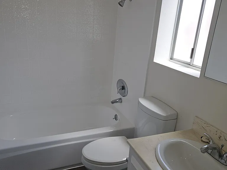 8809 Etiwanda Ave #16 — Photo 6
