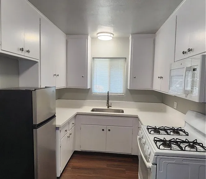 3722 Van Buren Blvd #F — Photo 7