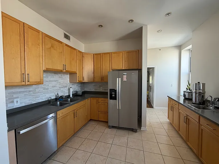 2920 Elliott St — Photo 16