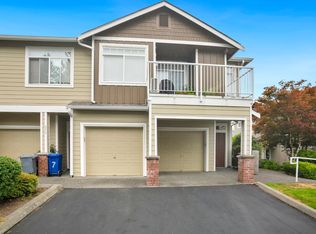 571 241st Ln SE #2, Sammamish, WA 98074