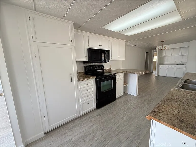 22895 Skylink Dr — Photo 6