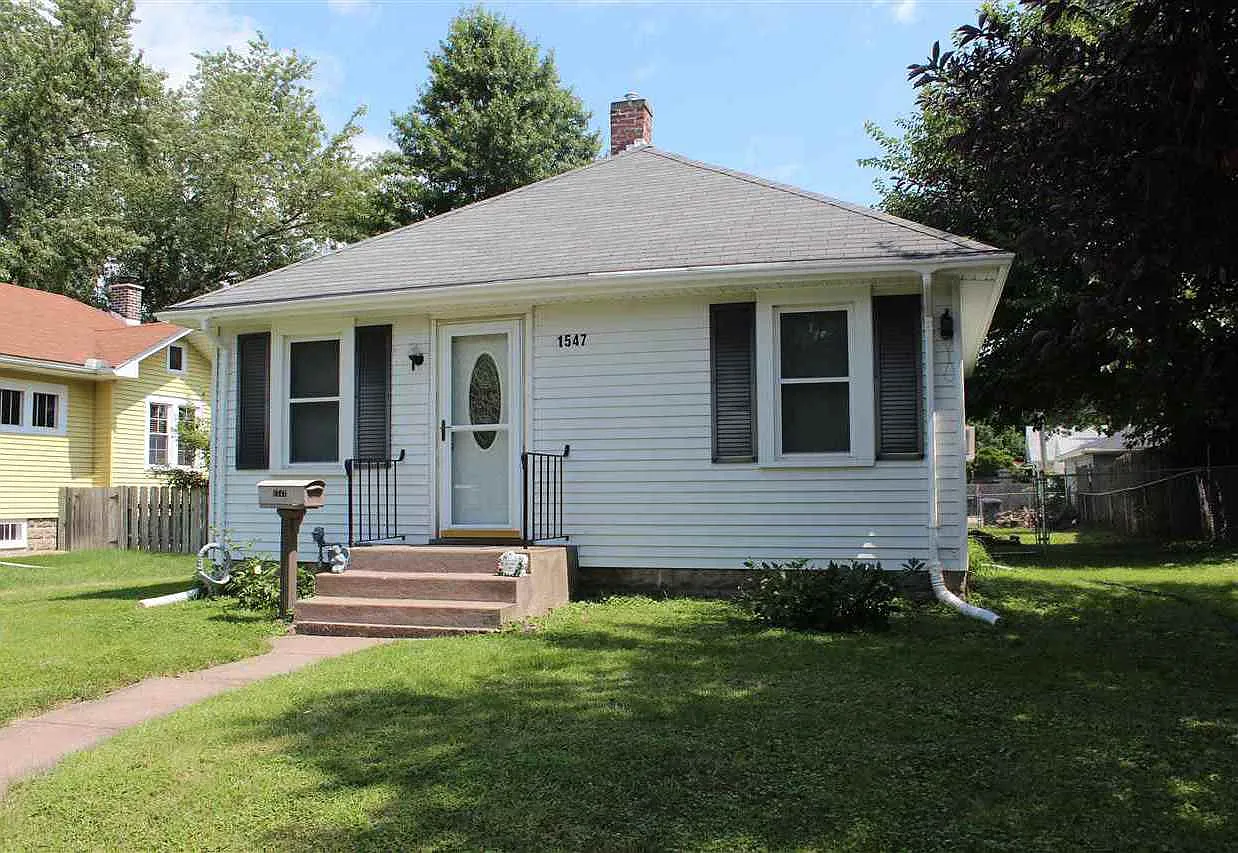 1547 43rd St photo 1