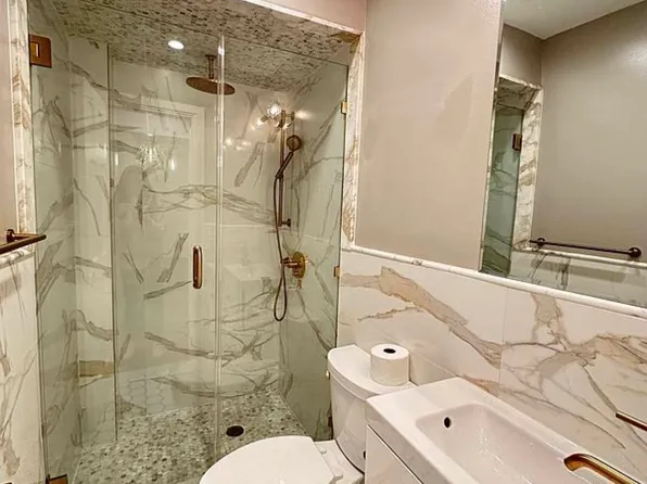 396 Bond Street image 7 of 14