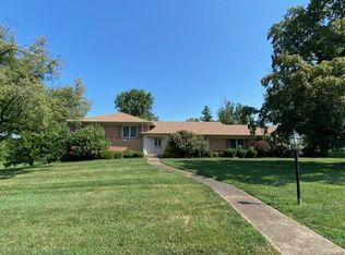 23 Chapel Hill Est, Saint Louis, MO 63131