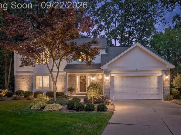 3188 Park Forest Dr, West Bloomfield, MI 48324