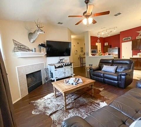 2nd image of 1002 McKavett Dr