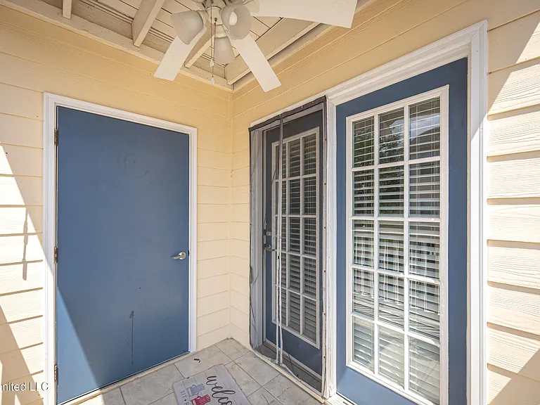 2421 Beachview Dr — Photo 29