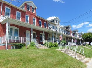 29 South St, Nazareth, PA 18064