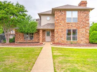 628 Briar Ct, Kennedale, TX 76060