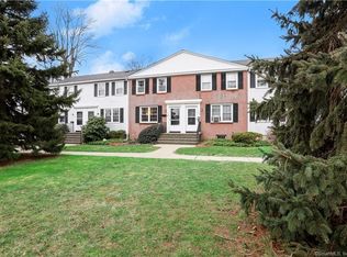 190 Sylvan Knoll Rd, Stamford, CT 06902