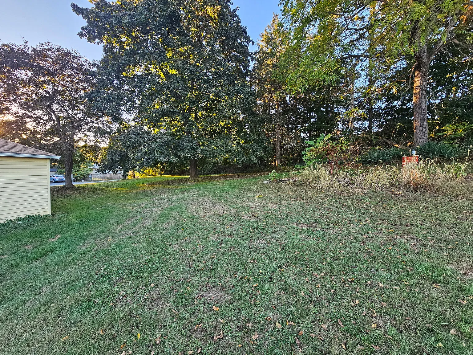 3 bed, 1404 sqft, $1,400 — Photo 4