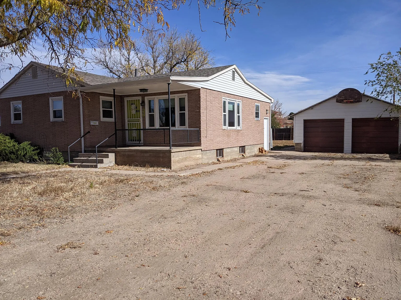 4 bed, 2.5 bath, 2000 sqft, $2,500 — Photo 2