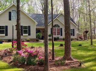 210 Woodbury Dr, Greenwood, SC 29646