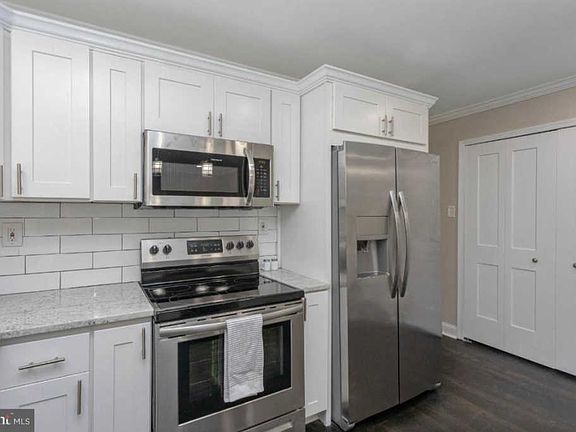 3rd image of 7922 Tower Court Rd