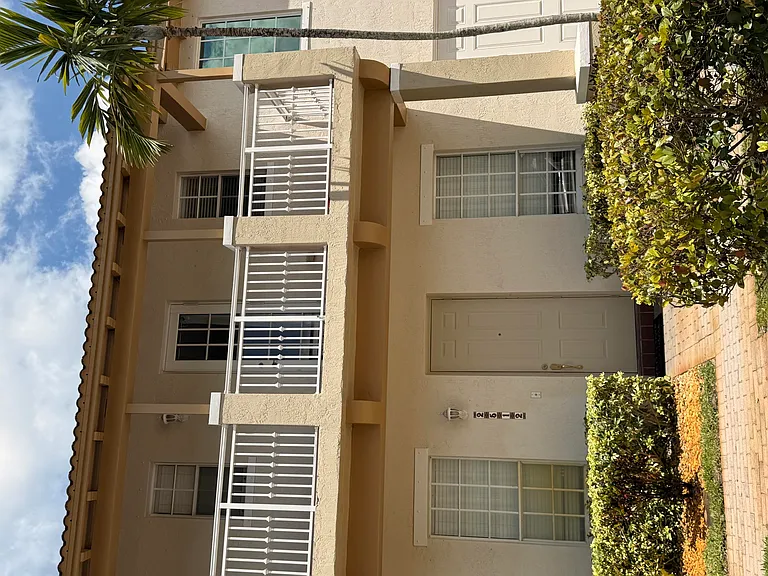 2512 NW 4th St — Photo 4