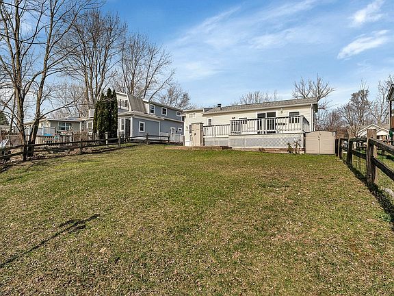 3rd image of 272 Fossil Bay Ct