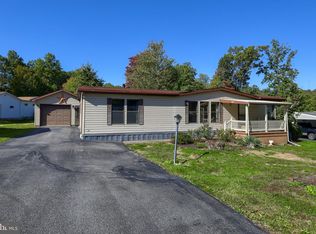 405 Maple Ave, Manheim, PA 17545
