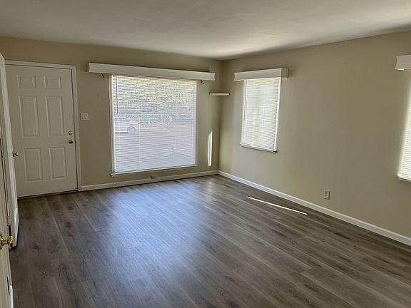 4th image of 3215 Hazelwood St
