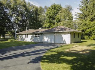 13009 E Baseline Rd, Hickory Corners, MI 49060