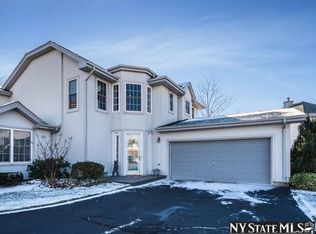 699 Balfour Pl, Melville, NY 11747