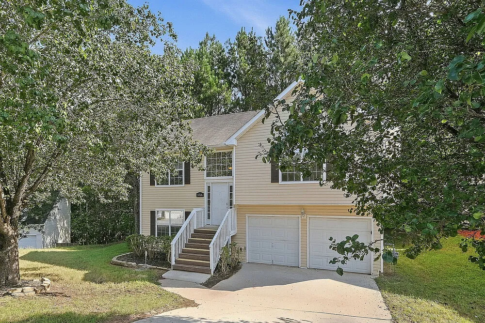3 bed, 2.0 bath, 1460 sqft, $1,825 — Photo 2