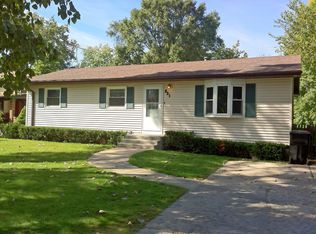 821 Jenkisson Ave, Lake Bluff, IL 60044