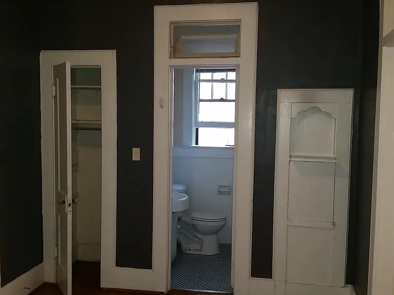 1303 Maple St #R — Photo 3