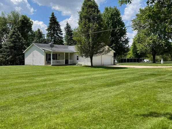 7107&7109 W Grand River Ave, Saranac, MI 48881