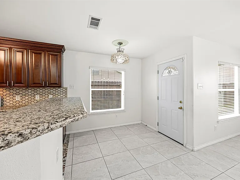 7331 Wimberly Oaks Ln — Photo 8