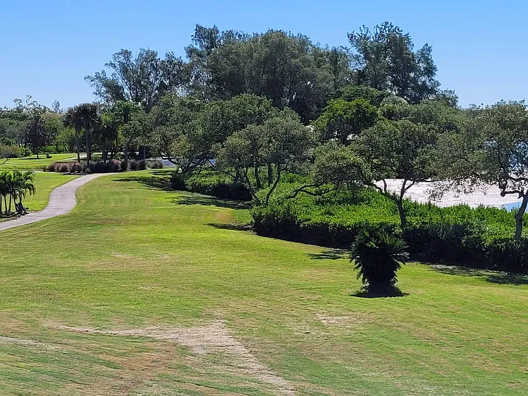 4782 Independence Dr — Photo 16