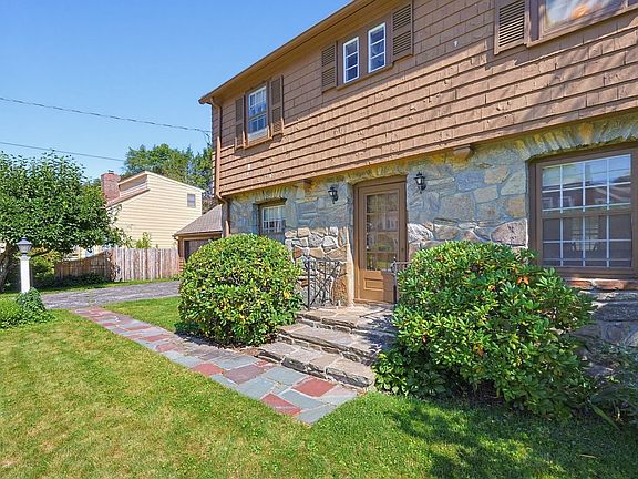 4th image of 24 Stark Rd