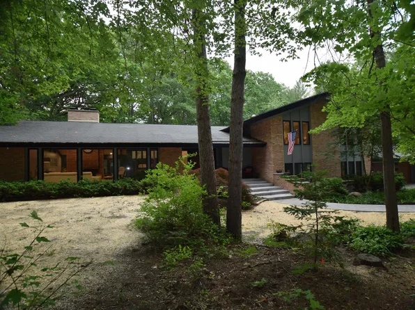 5400 Siebert St, Midland, MI 48640