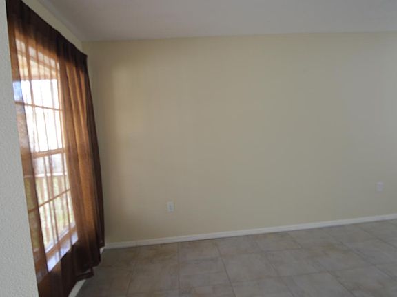 4th image of 215 Ronaldale Ave