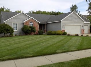 1642 Bristol Ridge Dr NW, Grand Rapids, MI