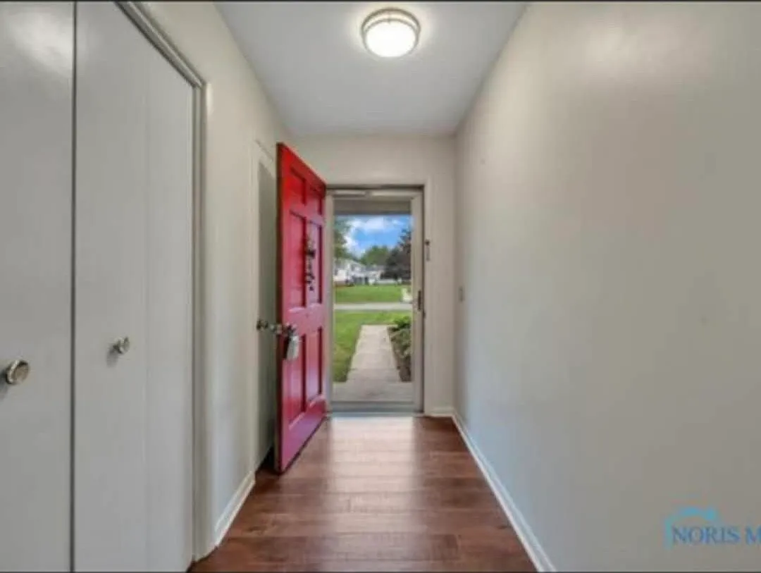 4 bed, 1558 sqft, $2,100 — Photo 2