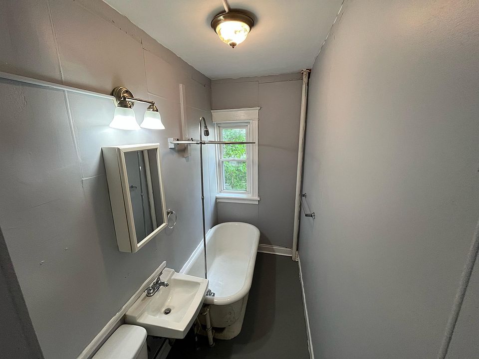 1st image of 582 Park Ave #2