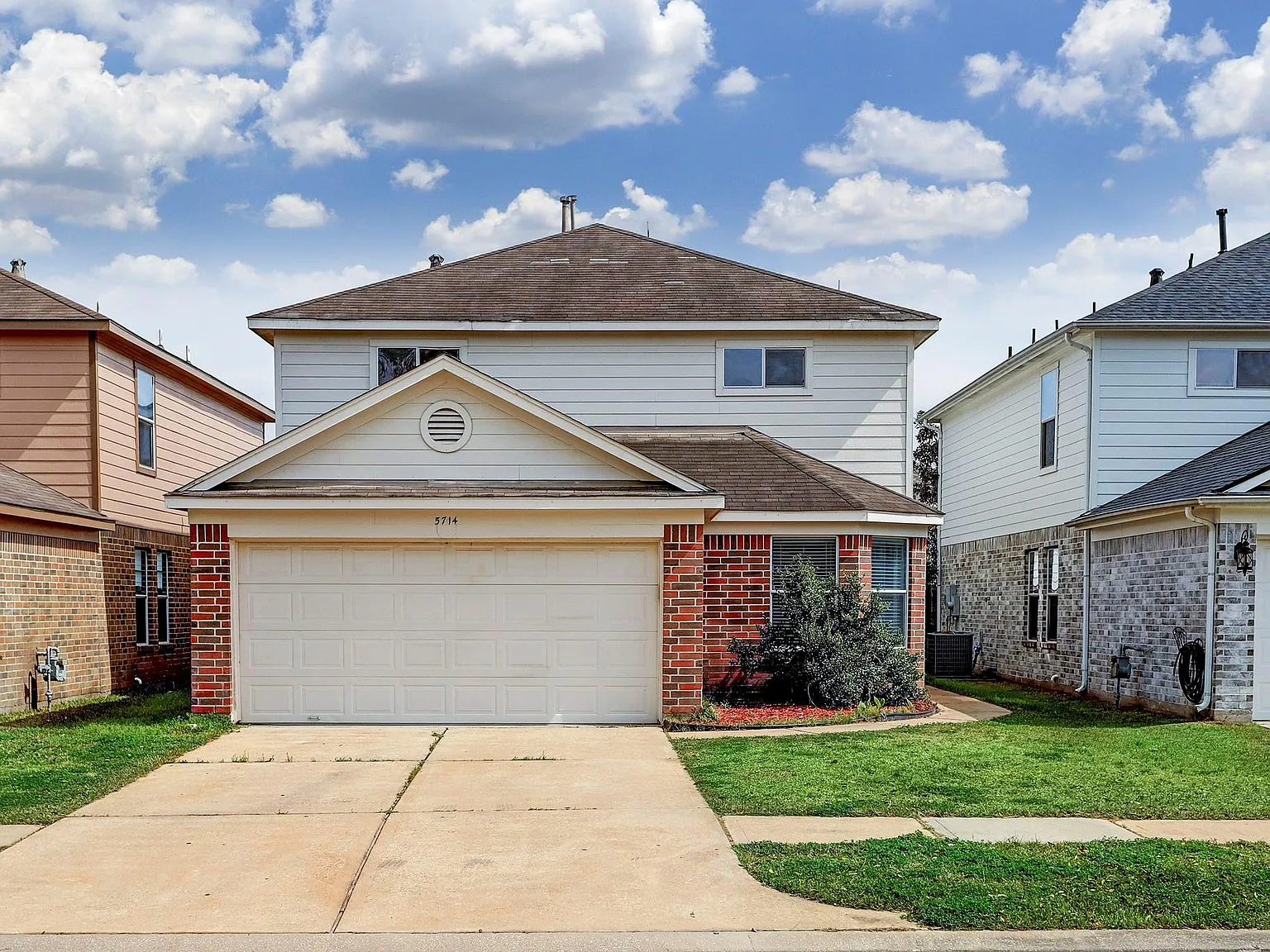 4 bed, 2.5 bath, 2263 sqft, $2,025 — Photo 1