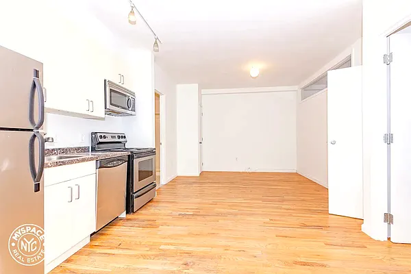 Rented by MySpaceNYC | media 25