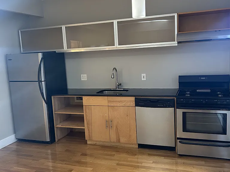 84 Waldo Ave #BD — Photo 2