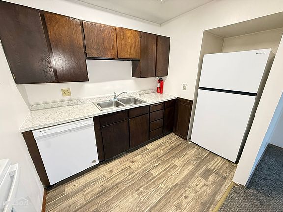 5th image of 315 N 7th St APT 1