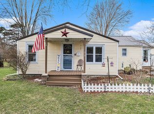 415 Bridson St, Fenton, MI 48430