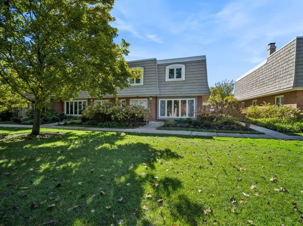 1466 Concorde Cir, Highland Park, IL 60035