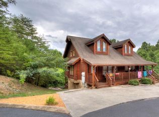 350 Big Bear Way, Pigeon Forge, TN 37863