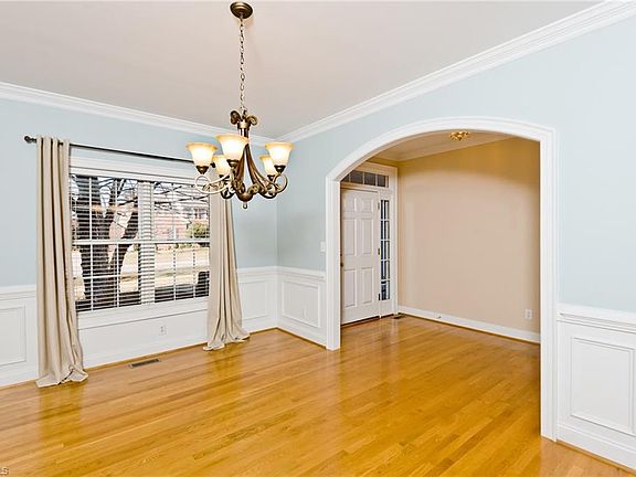 4th image of 7792 Crabtree Valley Ct