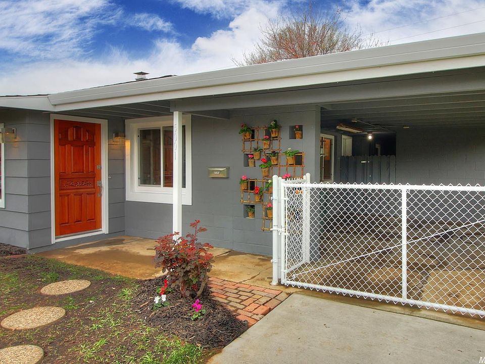 1st image of 5001 Valletta Way