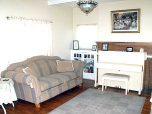 Living Room (hardwood floors)