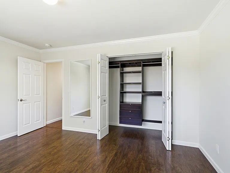 215 Longridge Rd — Photo 16