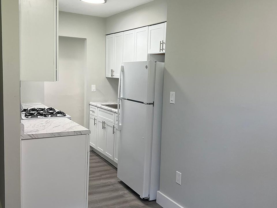 1st image of 25 Fairview Ave #Fda3b1b3f