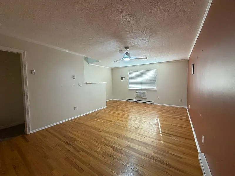 2 bed, 1.5 bath, 1088 sqft, $2,200 — Photo 2